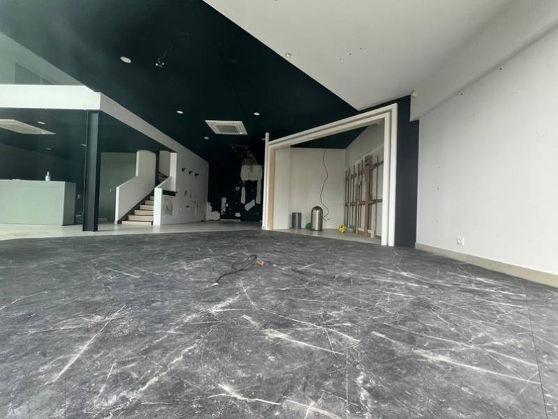 vente local commercial 200 m² avec parkings Toulouse