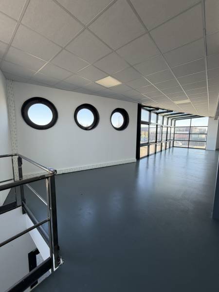 bureaux à louer saint LYS