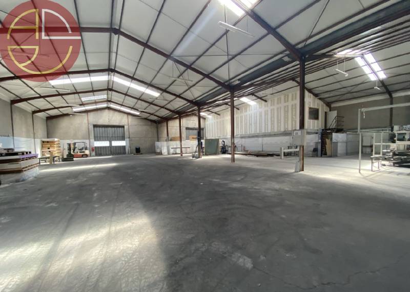 entrepot 1300 m² Aucamville