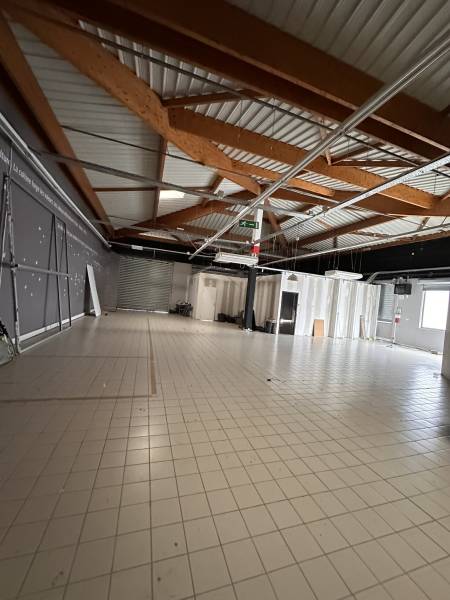 Local commercial à louer à Portet sur garonne